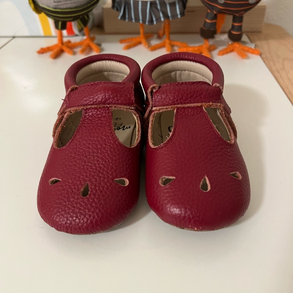 Monkey feet 12-18m